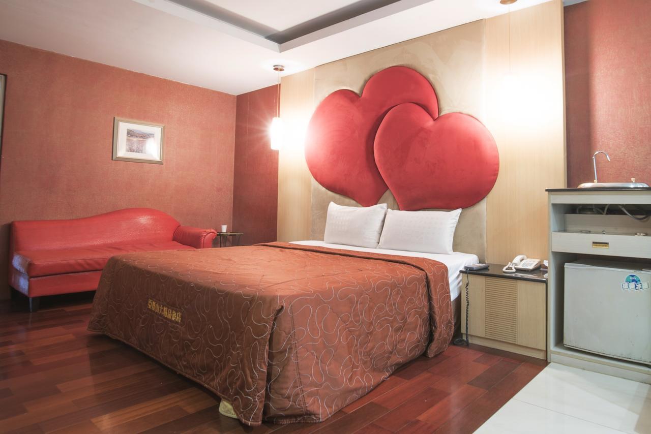 Alexander Motel Kaohsiung Extérieur photo