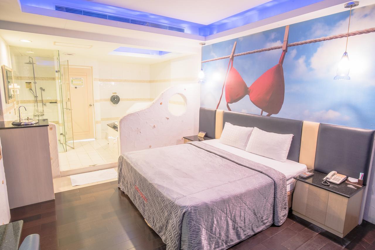 Alexander Motel Kaohsiung Extérieur photo