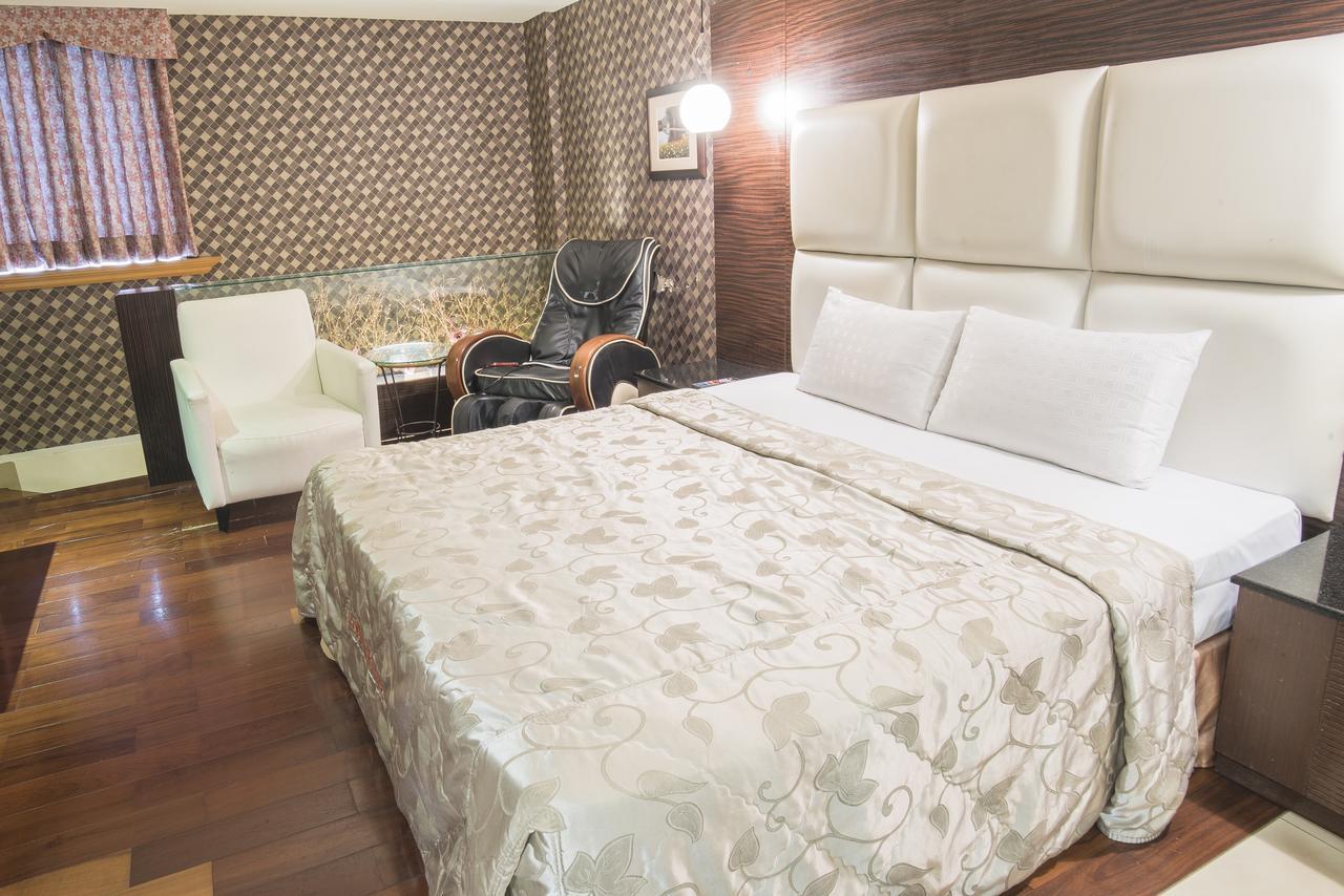 Alexander Motel Kaohsiung Extérieur photo